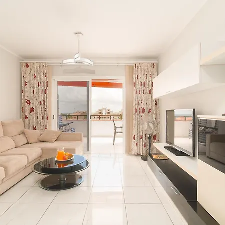 Spacious 2 Bdr Heated Pool, Garage Playa de las Américas
