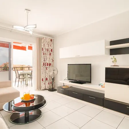 Spacious 2 Bdr Heated Pool, Garage Apartamento *