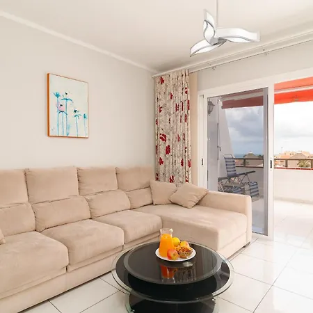 Spacious 2 Bdr Heated Pool, Garage * Playa de las Américas