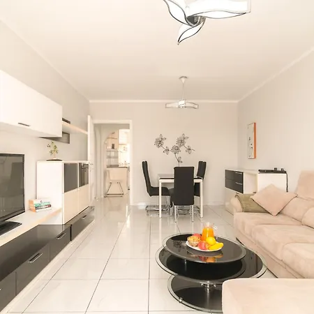 Spacious 2 Bdr Heated Pool, Garage Playa de las Américas