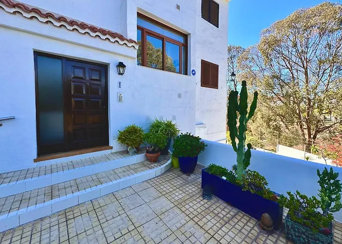 Appartement Spacious 2 Bdr Heated Pool, Garage *