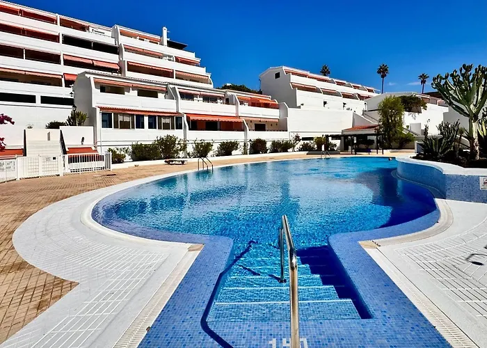 Appartement Spacious 2 Bdr Heated Pool, Garage